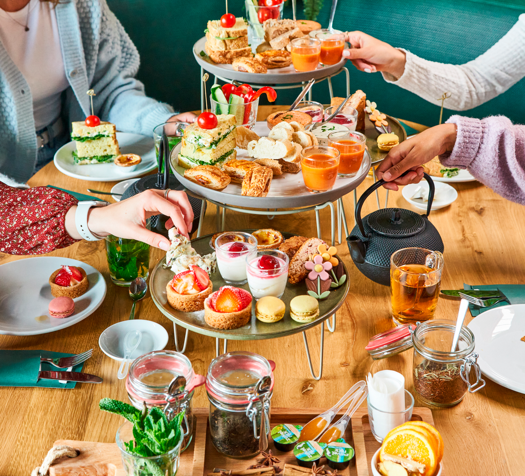 ONZE GEWELDIGE HIGH TEA